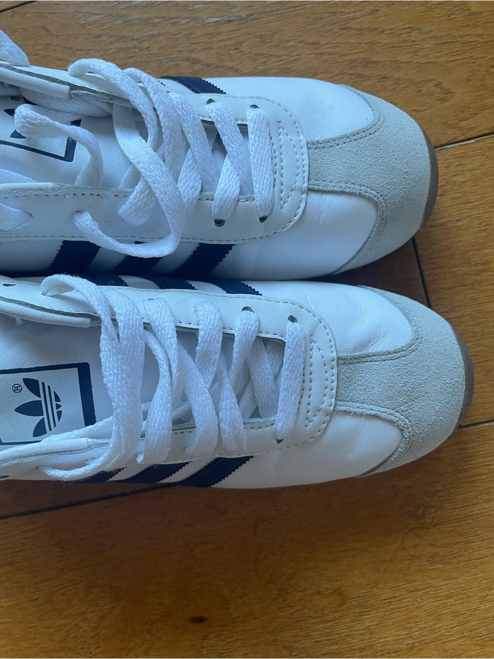 adidas White Sneakers with Navy Three-Stripes M 5.5/W6.5 - Picture 3 of 8